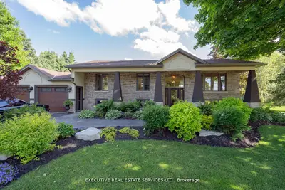 Detached in Shelburne