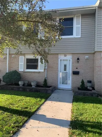 Condo Townhouse in Tillsonburg