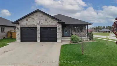 Detached in West Perth