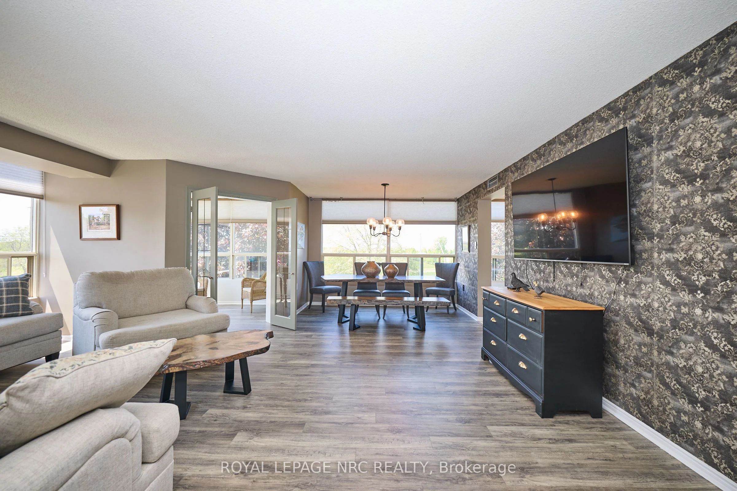 5100 DORCHESTER Road 403, Niagara Falls, ON L2E 7H4