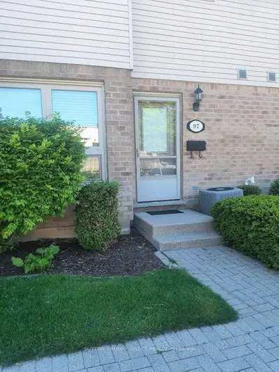 Condo Townhouse in London South