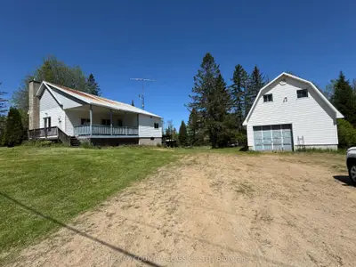 Detached in Hastings Highlands