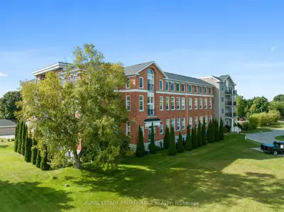 Condo Apartment in Cobourg