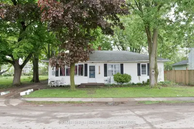 Detached in West Elgin