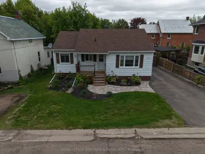 Detached in Pembroke