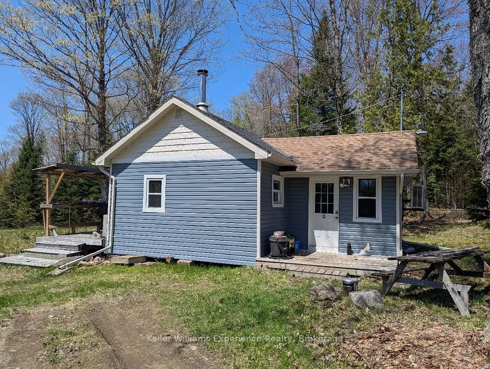 102 Old School House Road, Huntsville, ON P1H 2J4