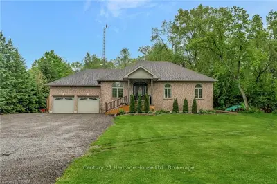 Detached in Brant