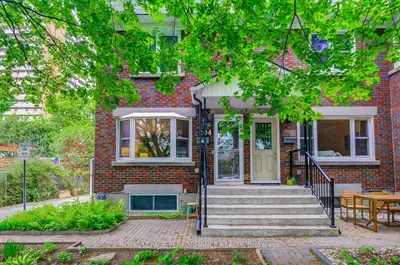 Att/Row/Townhouse in Westboro - Hampton Park