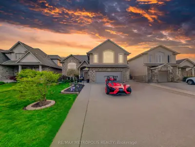 Detached in Niagara Falls