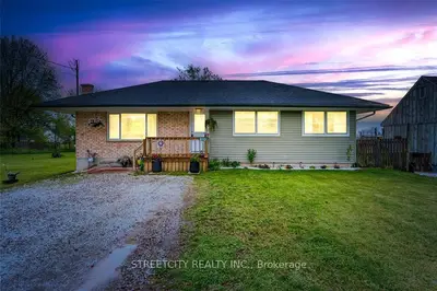 Detached in Brooke-Alvinston