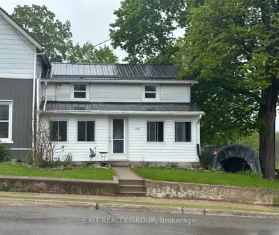Semi-Detached in Madoc