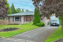 15 Lloyd Place, Kawartha Lakes, On K9v 5c1
