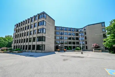 Condo Apartment in Pelham