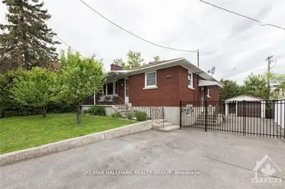 Detached in Carlington - Central Park