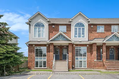 Condo Townhouse in Kanata