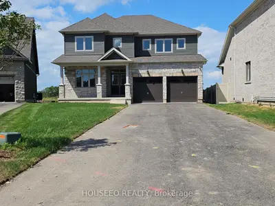 Detached in Port Colborne