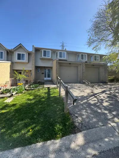 Condo Townhouse in Kitchener