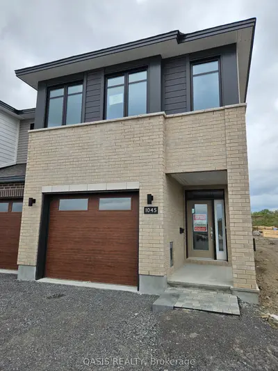 Att/Row/Townhouse in Stittsville - Munster - Richmond