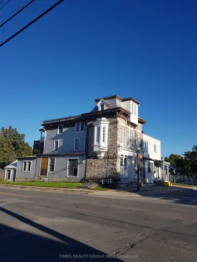 Store W Apt/Office in Perth