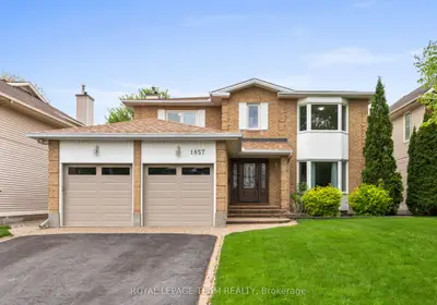 Detached in Orleans - Convent Glen and Area