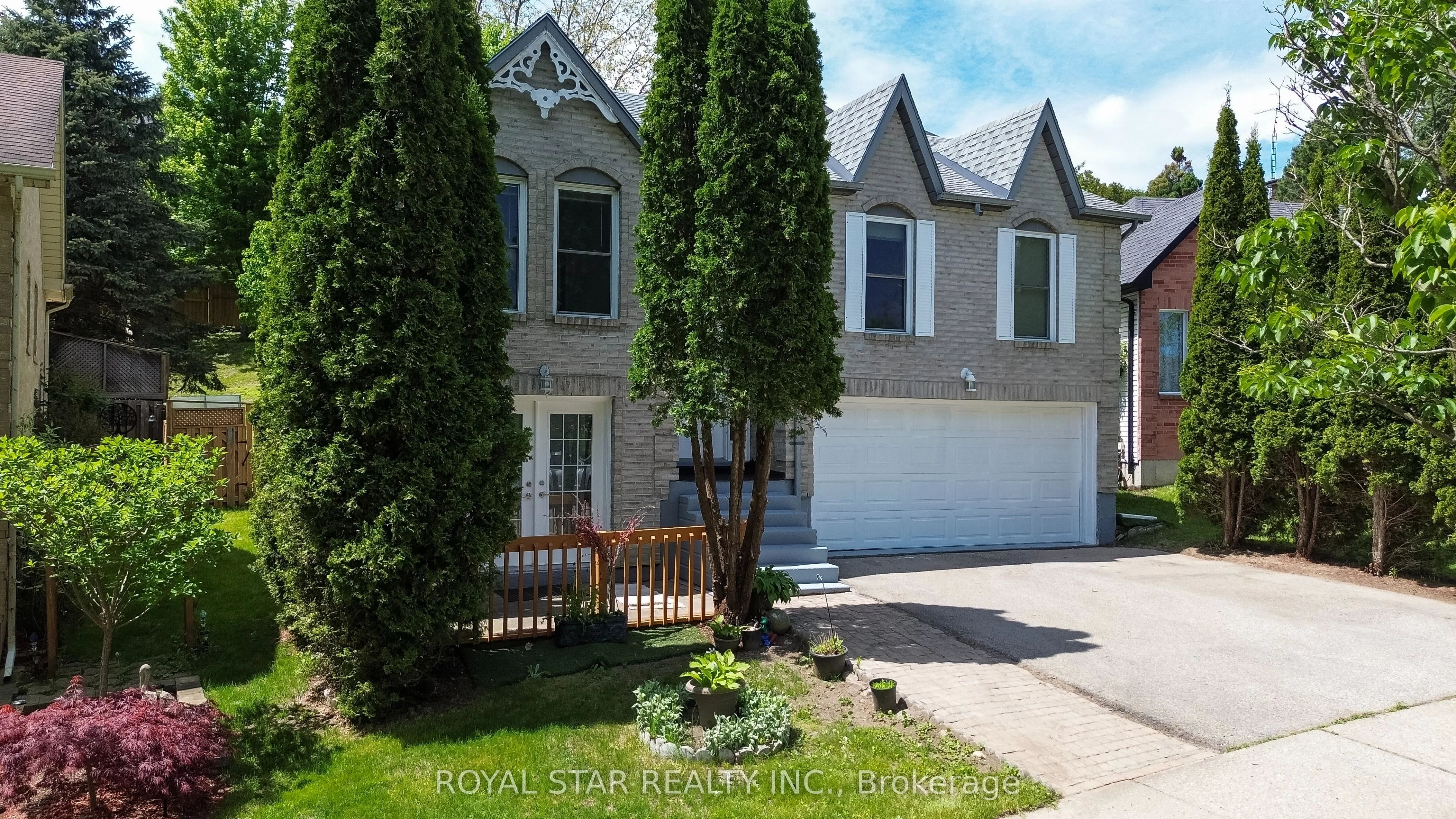 Detached in Brantford