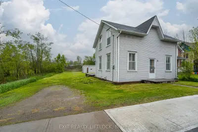 Detached in Kawartha Lakes