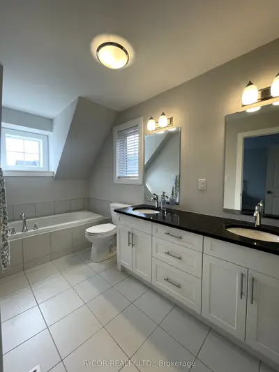 Semi-Detached in Blue Mountains