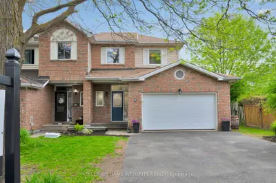 Att/Row/Townhouse in Kanata
