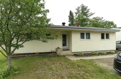 Detached in Deep River