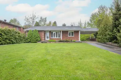 Detached in Blue Mountains