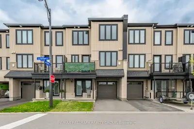 Att/Row/Townhouse in Kanata
