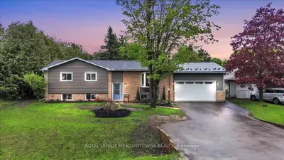 Detached in Erin