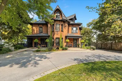 Detached in Belleville