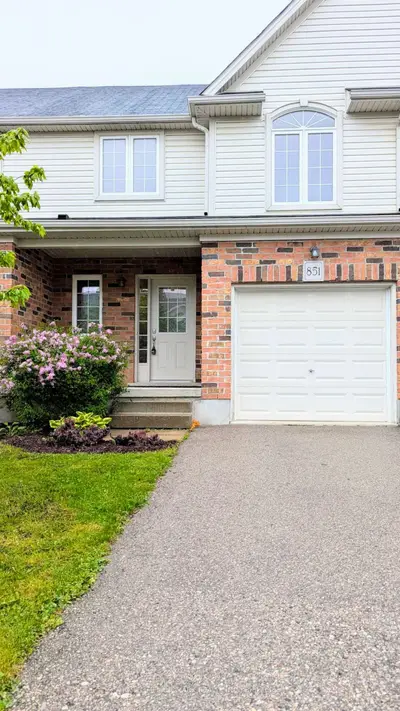 Att/Row/Townhouse in London North