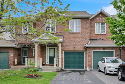 Att/Row/Townhouse in Orleans - Cumberland and Area