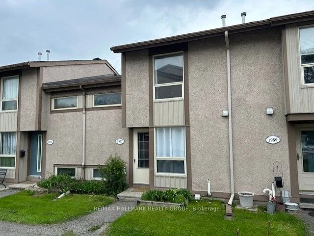 1957 Stonehenge Crescent, Cyrville - Carson Grove - Pineview, ON K1B 4N7