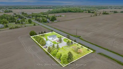 Detached in Russell