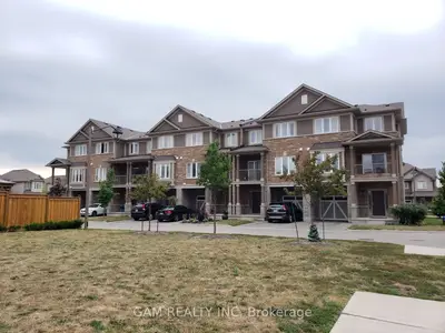 Att/Row/Townhouse in Hamilton