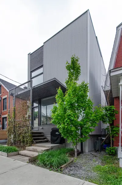 Fourplex in West Centre Town