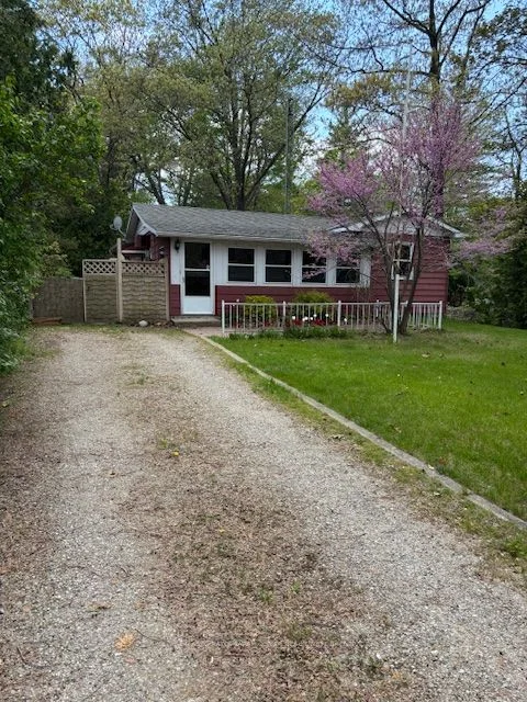 9707 Army Camp Road, Lambton Shores, ON N0N 1J0