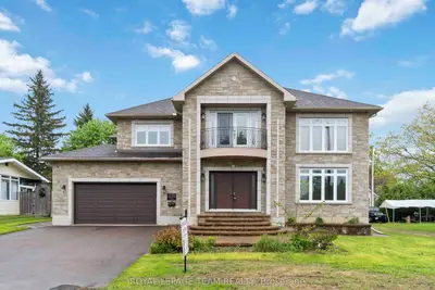Detached in Renfrew