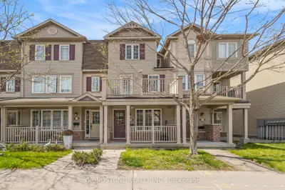 Att/Row/Townhouse in Stittsville - Munster - Richmond