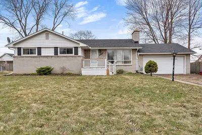 Detached in Windsor