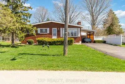 Detached in Brockville