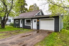 221 yonge Street S, Burk's Falls, ON P0A 1C0