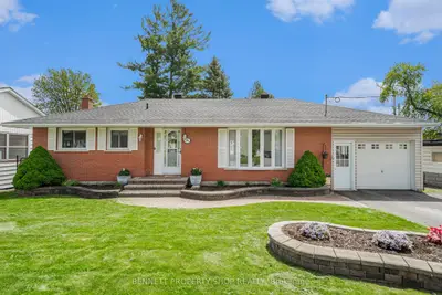 Detached in Perth