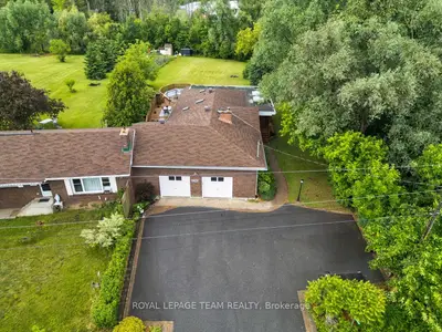 Semi-Detached in Blossom Park - Airport and Area