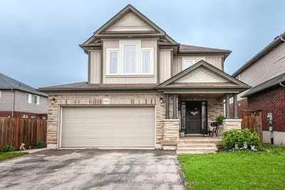 Detached in Stratford