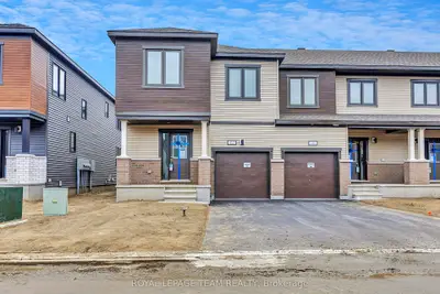 Att/Row/Townhouse in Stittsville - Munster - Richmond
