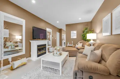 Att/Row/Townhouse in Belleville